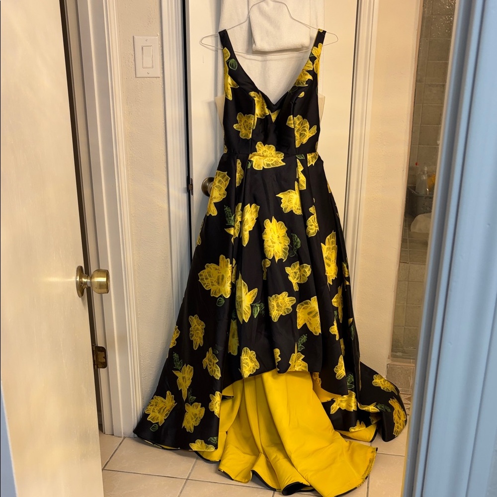 Janique Black & Yellow Floral Asymmetrical Multi levels Formal PreODress size 10